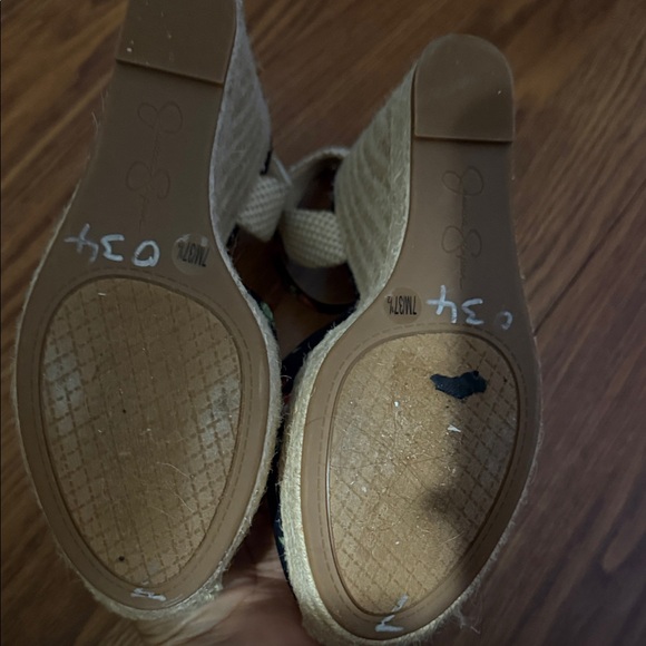 Jessica Simpson Black Cherry Wedges - Picture 4 of 5